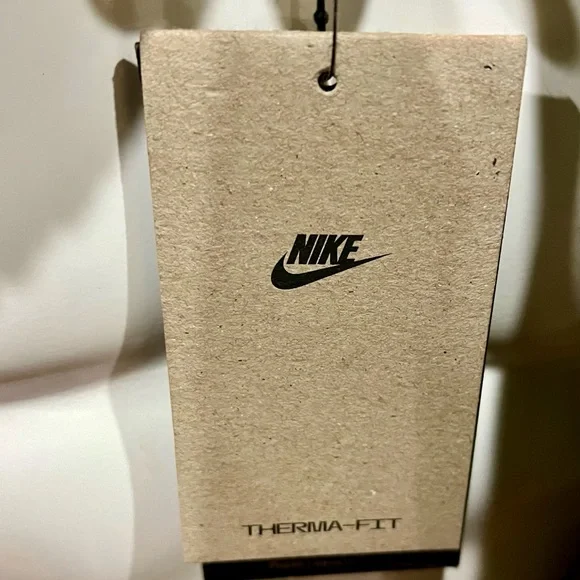 NEW NIKE PUFFER THERMA-FIT JACKET WITH HOODIE - Picture 7 of 8